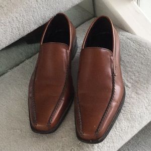 Men’s Donald Pliner slip on leather loafer ..